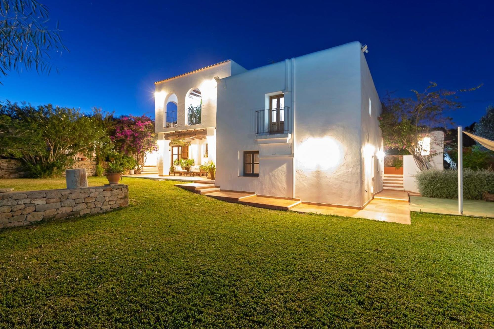 Villa In Sleeps 10 - Sa Vinya