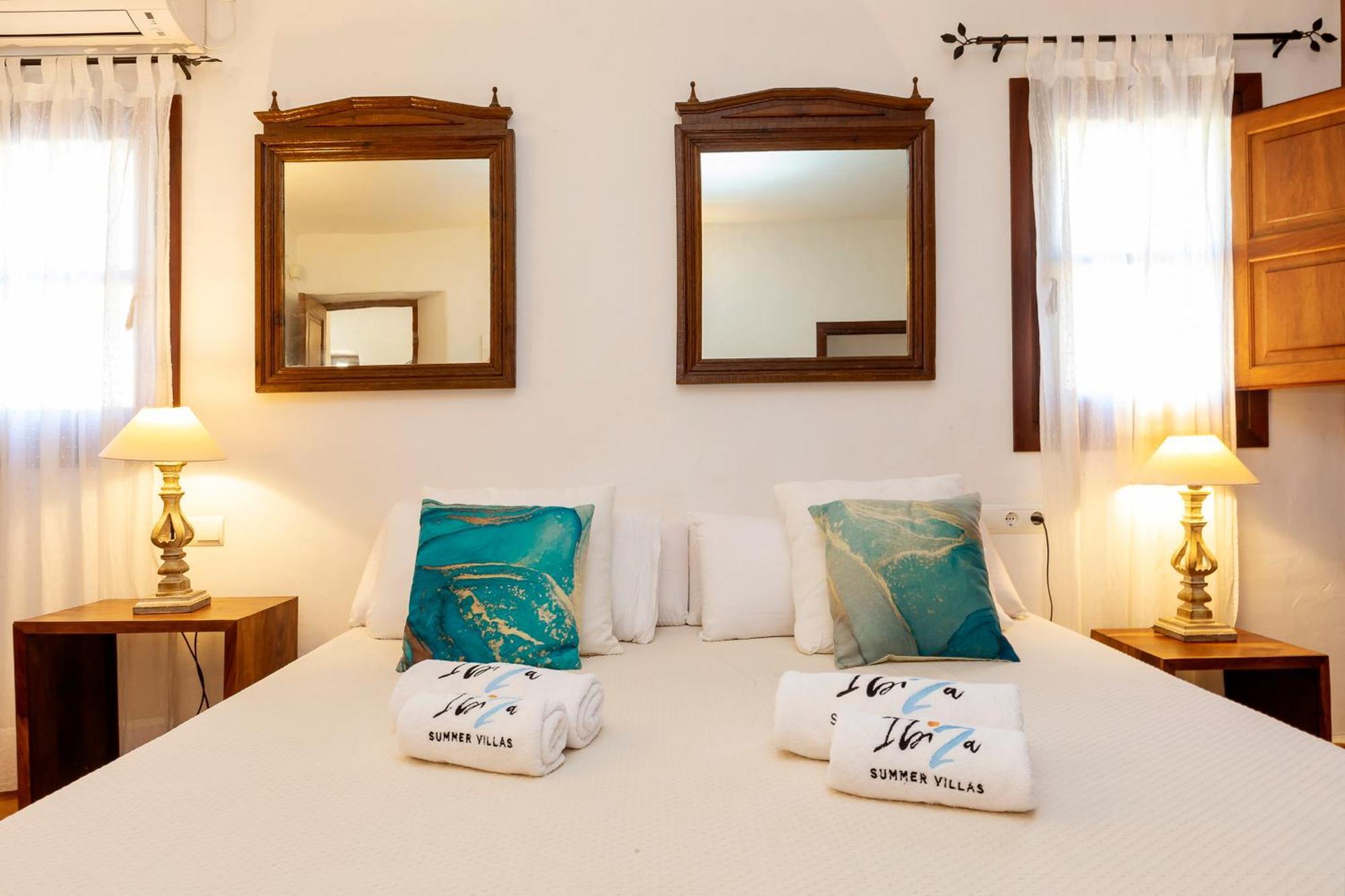 Villa In Sleeps 10 - Sa Vinya *