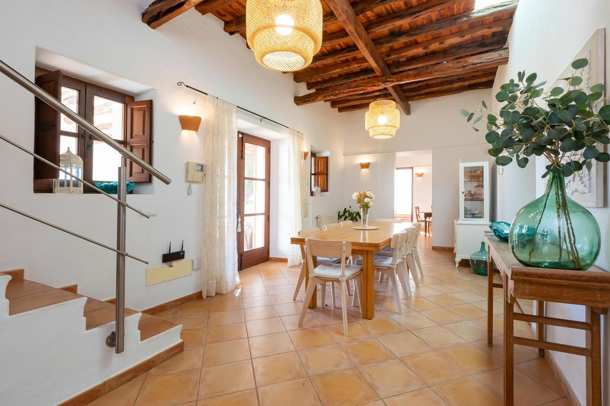 Villa In Sleeps 10 - Sa Vinya