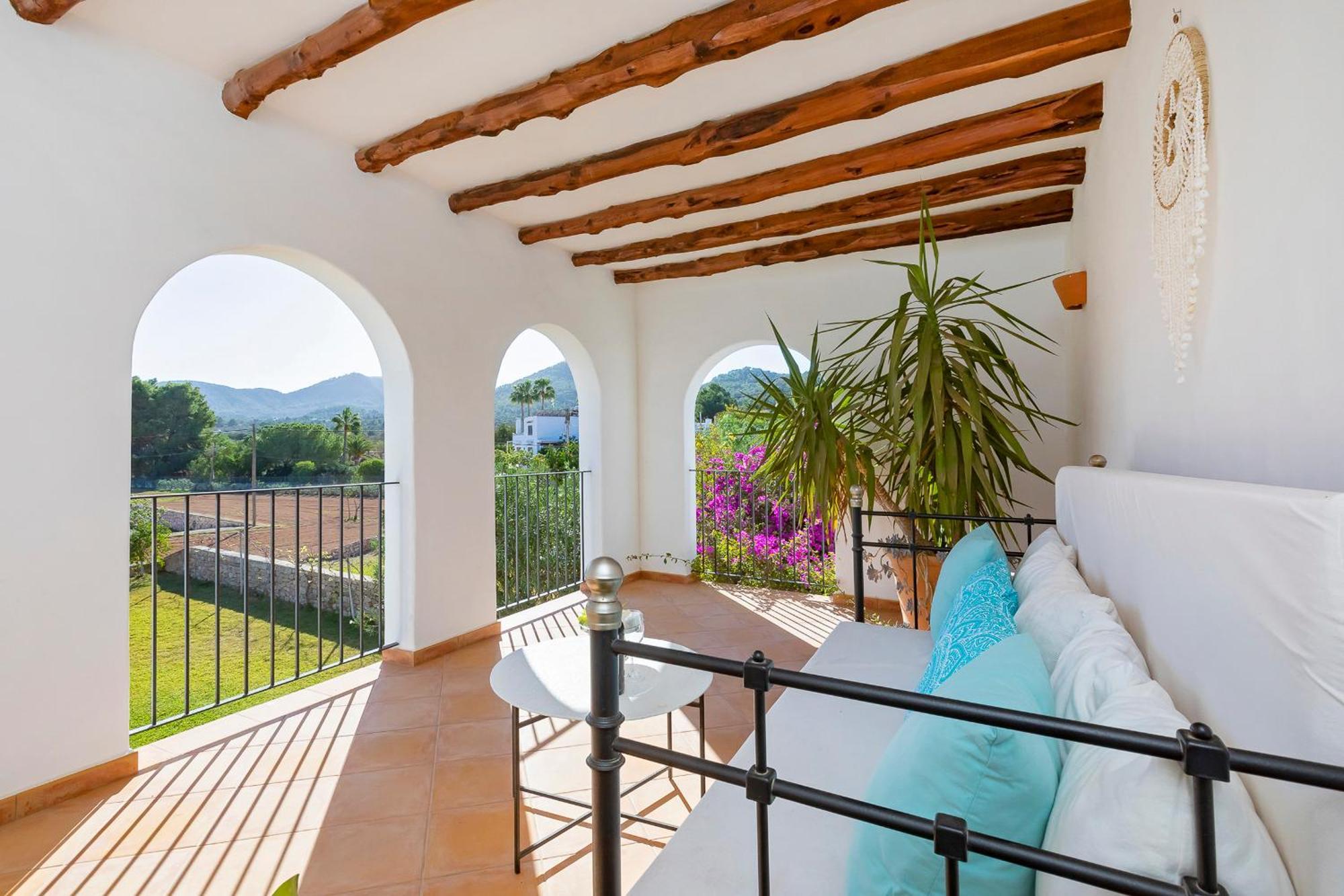 In Sleeps 10 - Sa Vinya Villa