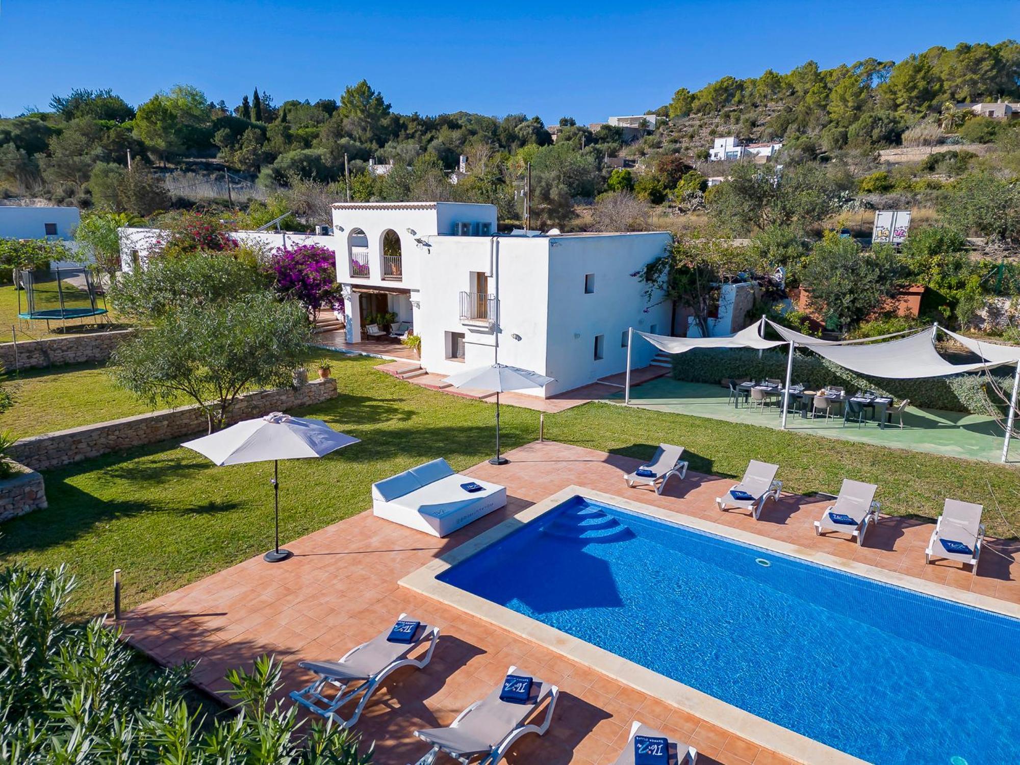 Villa In Sleeps 10 - Sa Vinya