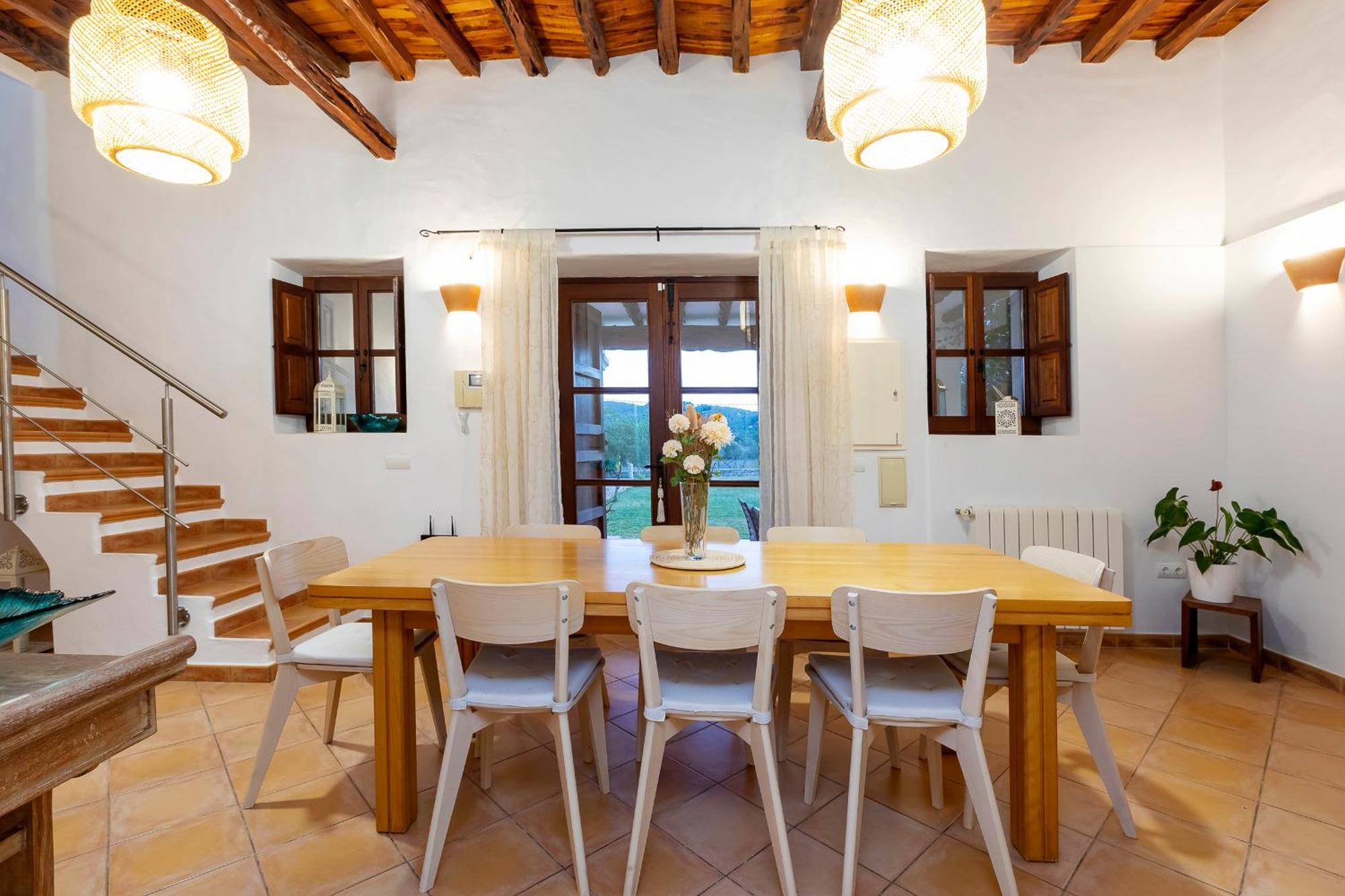 In Sleeps 10 - Sa Vinya Villa *