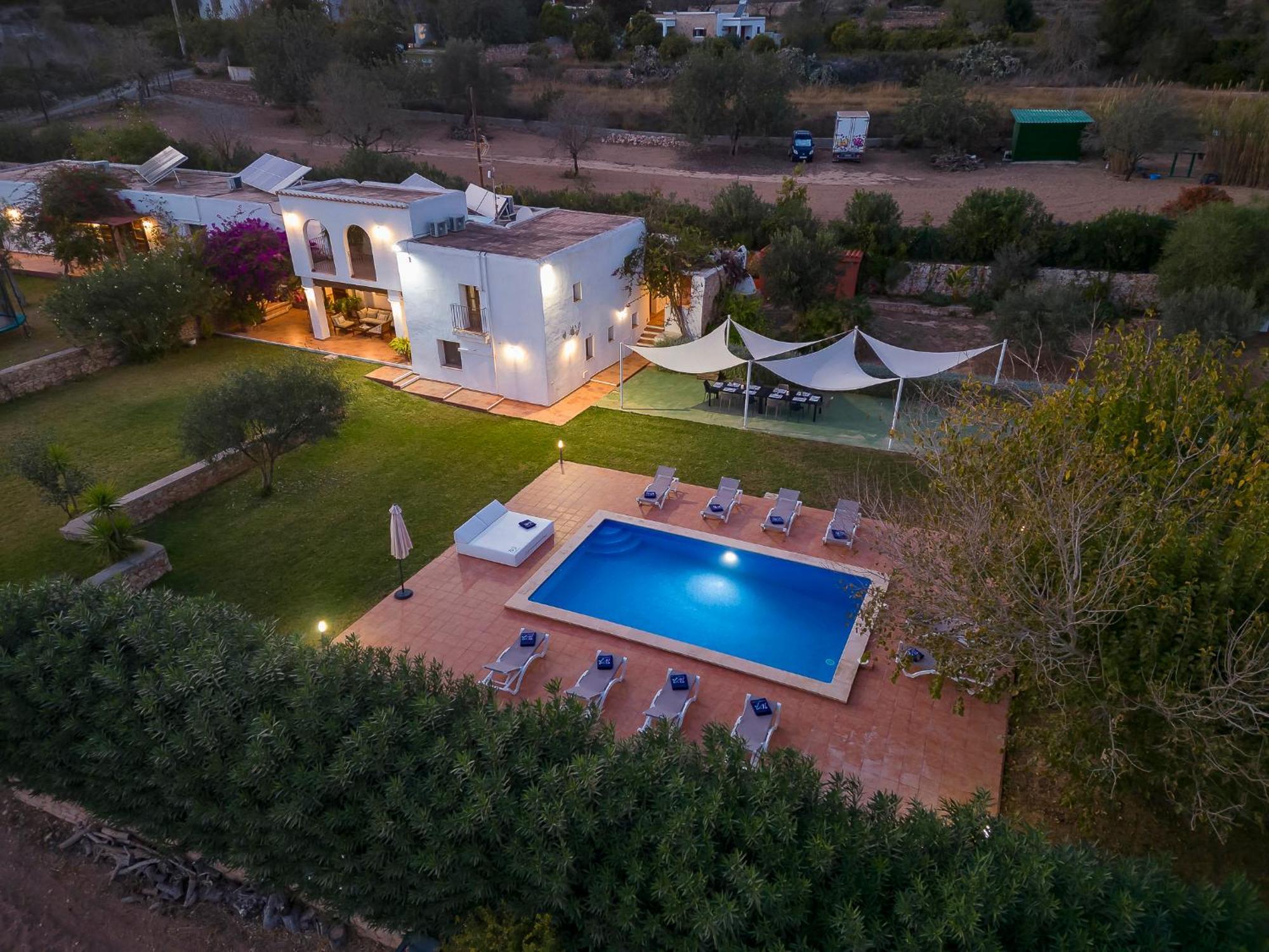 In Sleeps 10 - Sa Vinya Villa
