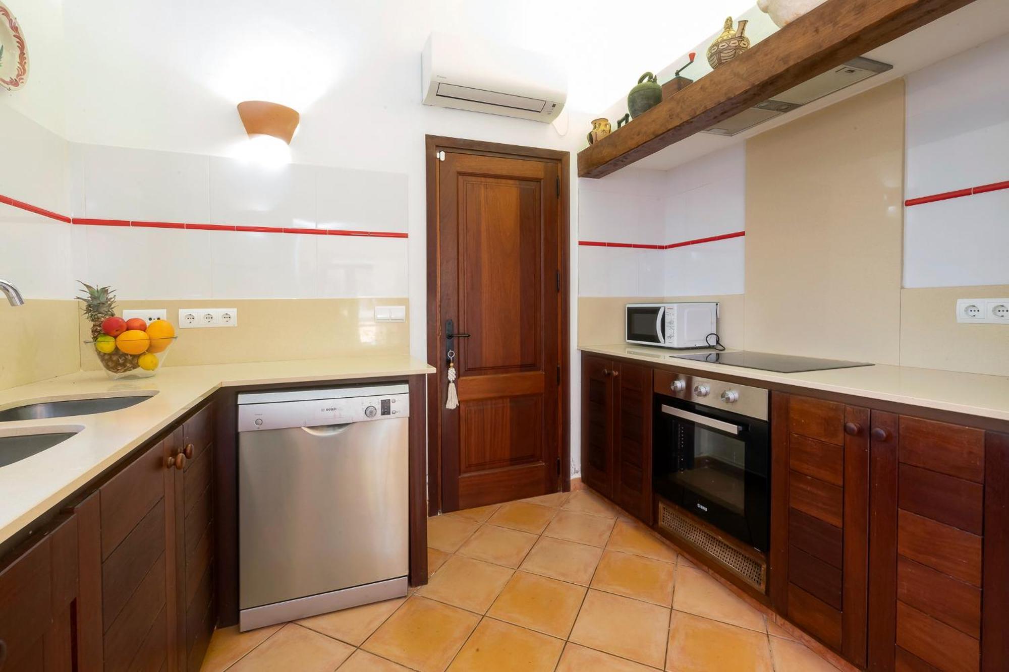 In Sleeps 10 - Sa Vinya Villa