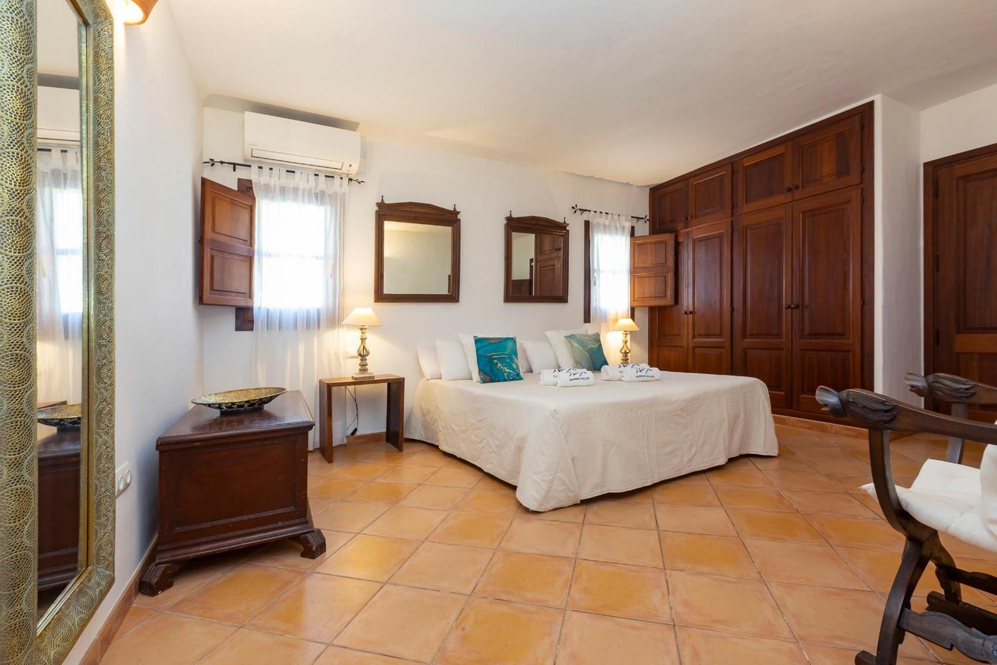 Villa In Sleeps 10 - Sa Vinya *