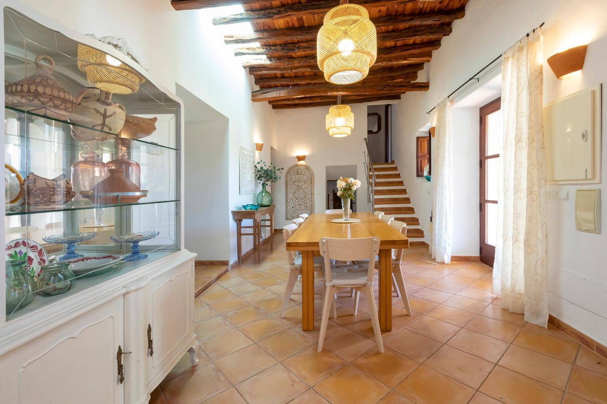 In Sleeps 10 - Sa Vinya Villa *